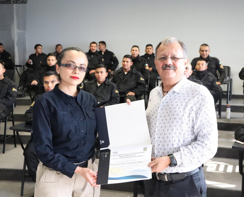 ENSEÑAN A CADETES DE LA UCS A MANEJAR EL ESTRÉS