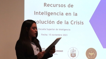 conferencia «Recursos de inteligencia en la resolución de la crisis»